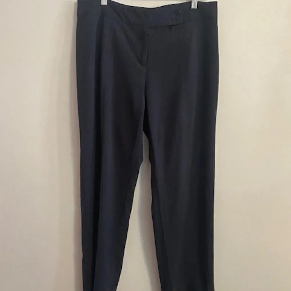 Ellen Tracy Navy Blue zip front trouser, size 12
